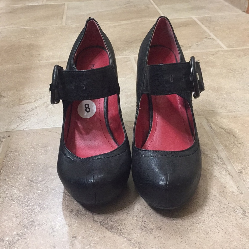 Black buckle Madeline Heels